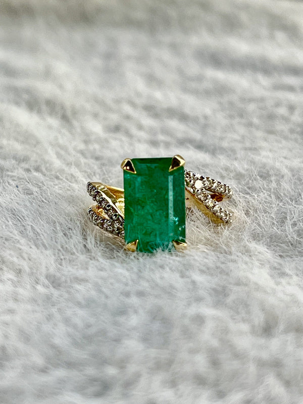 Zovina Emerald Diamond Ring in 14K Gold – 4.05 ct Natural Emerald & 0.50 ct Certified Diamonds image 0