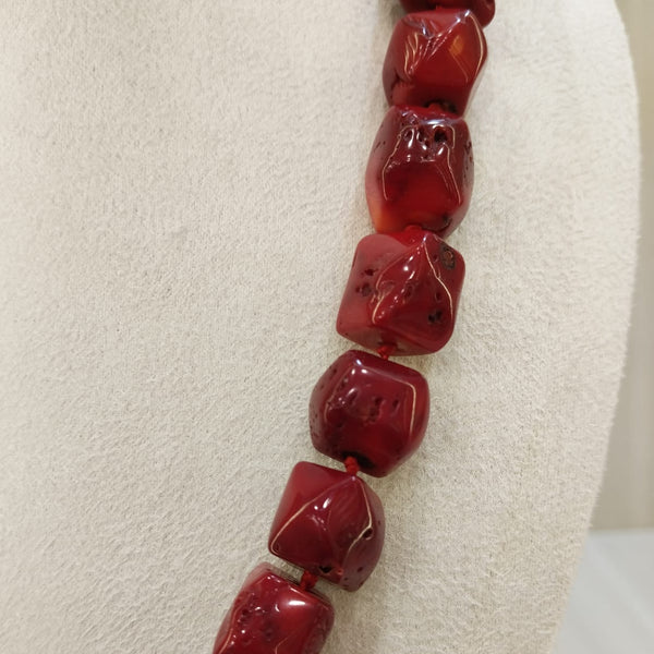 Single Chakore Line Natural Coral Necklace: A Blend of Tradition and Natural Beauty image 1