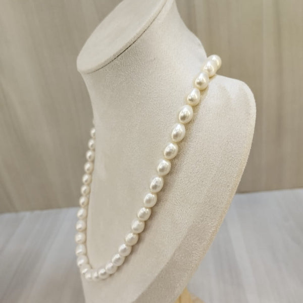 The Natural Single-Line Oval Shape Necklace: A Timeless Blend of Elegance and Simplicity image 2