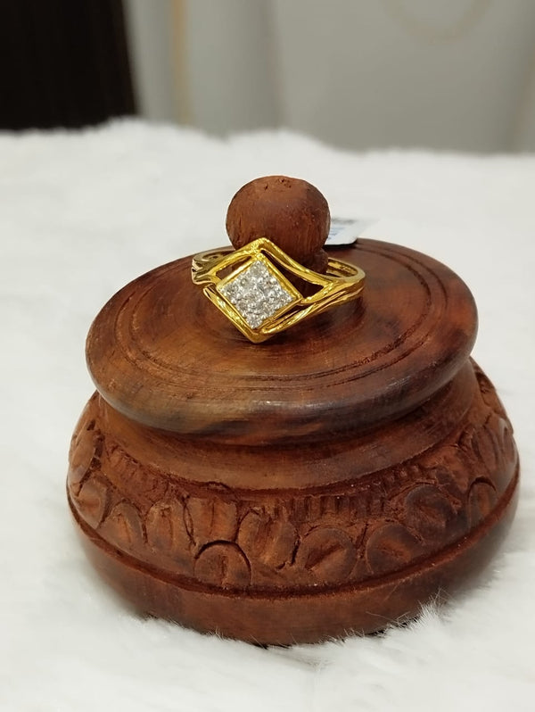 Kisna 14K Gold Natural Diamond Ring – 0.15 Ct of Timeless Beauty image 3