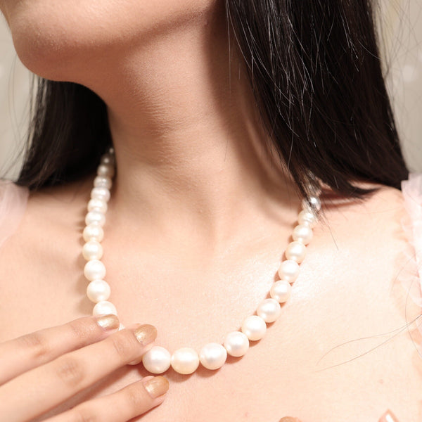 Natural South Sea Pearl Necklace: A Timeless Symbol of Elegance and Luxury image 2