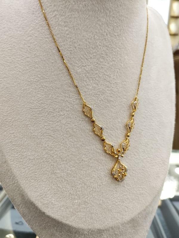 Timeless Diamond Necklace in 14K Gold – 0.20 Carat image 2