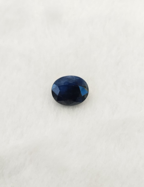 Natural Indian Blue Sapphire 8.10 Carat / 9.00 Ratti Oval Mixed Cut loose gemstone