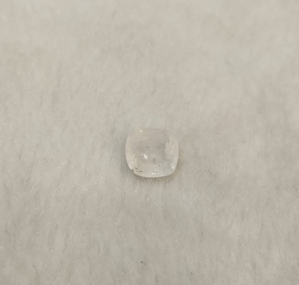 Natural Sri Lankan Yellow Sapphire 4.86 Carat / 5.40 Ratti Cushion Mixed Cut loose gemstone