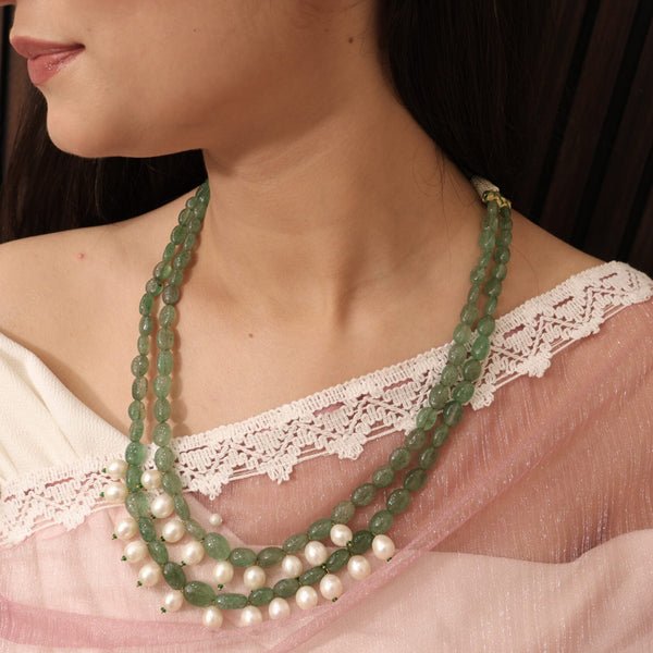 Emerald-Pearl Necklace: A Timeless Union of Elegance and Luxury-G.STB10 image 3