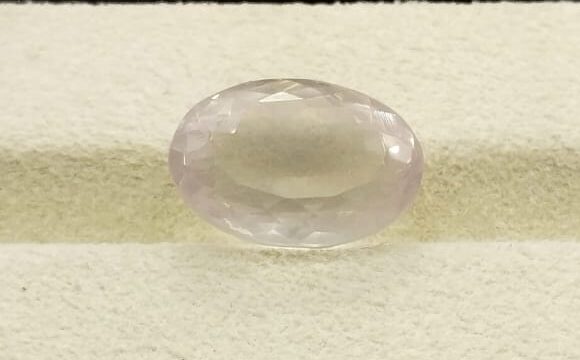 8.22 Ratti Natural Rose Quartz: The Gem of Unconditional Love image 0