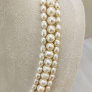 The Natural Pearl Three-Line Oval & Round Shape Necklace: A Masterpiece of Timeless Elegance 047