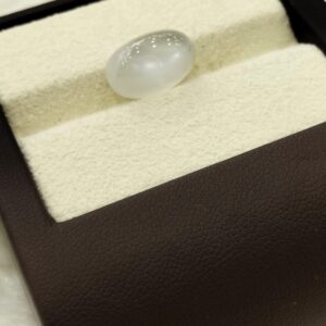 Natural Moonstone: Embrace the Beauty of the Moon