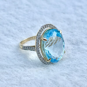 Stunning Natural Oval Shape Blue Topaz & Diamond Cocktail Ring in 14K Gold