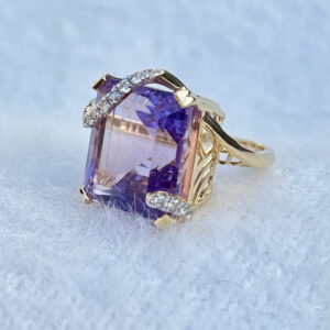 Exquisite Natural Square Shape Amethyst & Diamond Cocktail Ring in 14K Gold