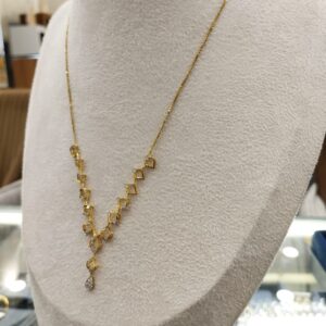 Luxurious Diamond Necklace in 14K Gold – 0.59 Carat