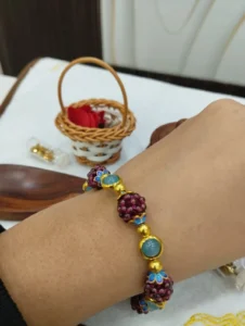 Brown Premium Grape Garne…